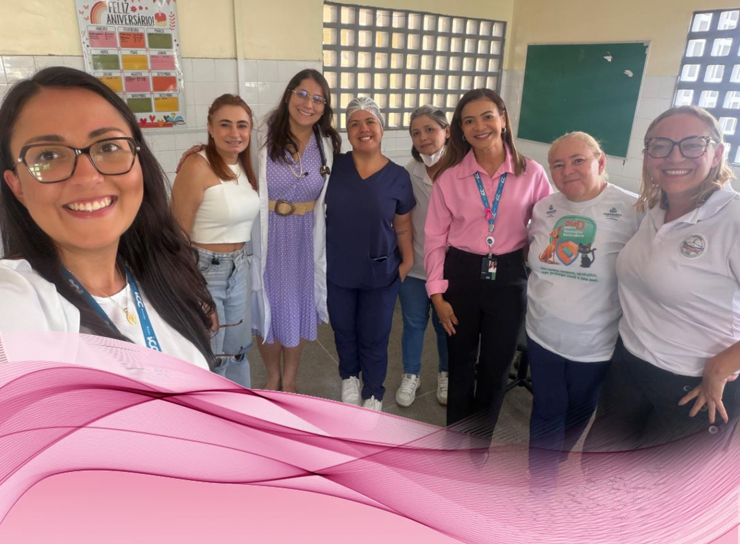 Profissionais da Rede ICC Saúde realizam palestra de conscientização sobre o Outubro Rosa em posto de saúde de Fortaleza.